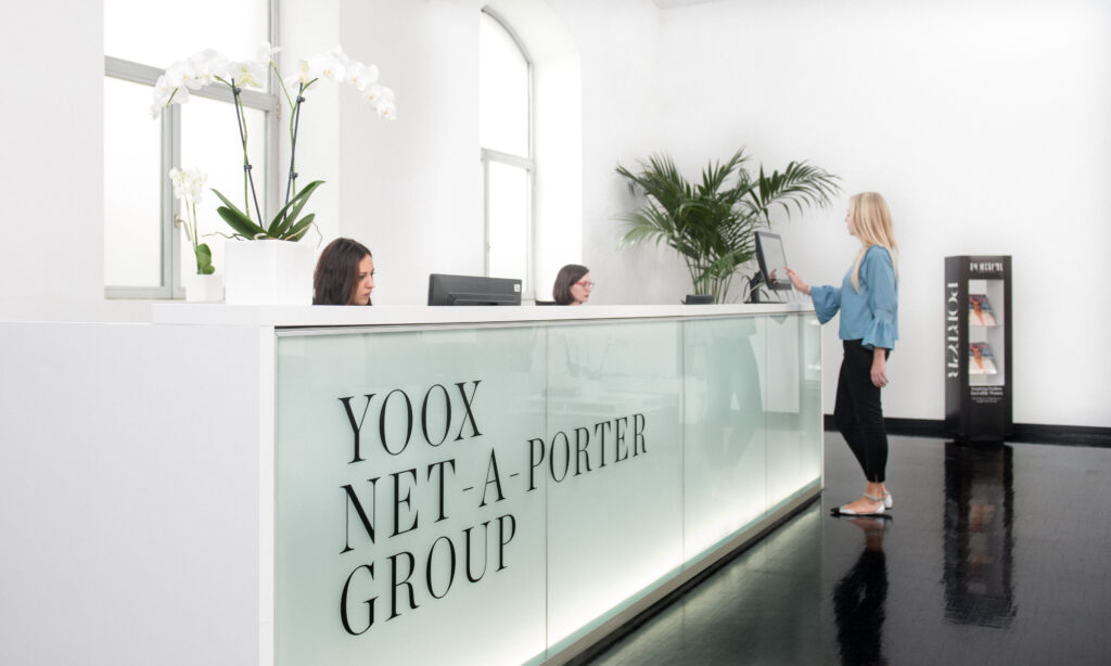 4. YNAP_Milano_Reception Desk_Credits PH Gabriel De La Chapelle