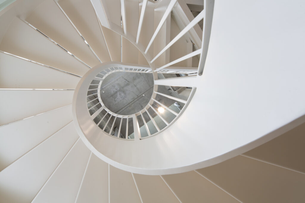 Z-Life_interno_scala a chiocciola